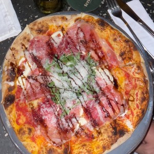 Pizza con Prosciutto