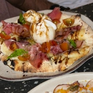 Pan con Burrata