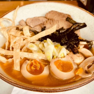Ramen de cerdo