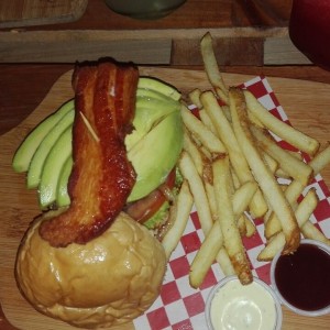 Hamburguesa de la casa "Sin sombrero"