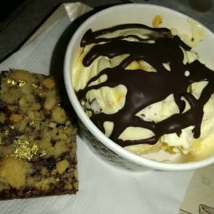 brownie con helado