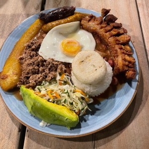 Bandeja paisa mediana
