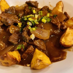 Lomo saltado
