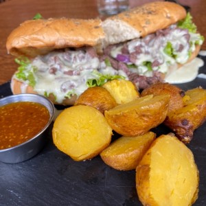 Sandwich de cola de cuadril y blue cheese