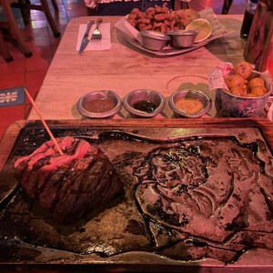 Lomo de res con 3 salsas especiales