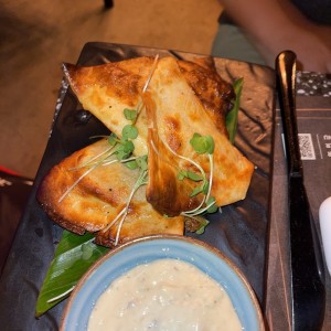 Empanadas de salmon