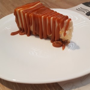 Cheesecake con Salsa de Arequipe