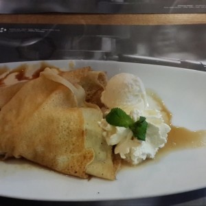 crepe de manzanas acarameladas