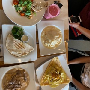 pita de pavo crepe de pollo con esparrahos y queso