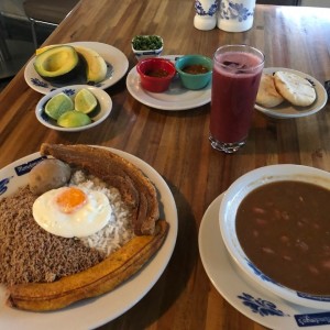 Bandeja Paisa