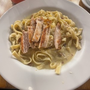 Fetuccini Carbonara con Pollo