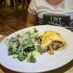 Combinado canelon y ensalada