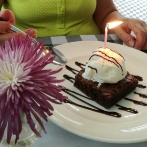 Brownie con helado