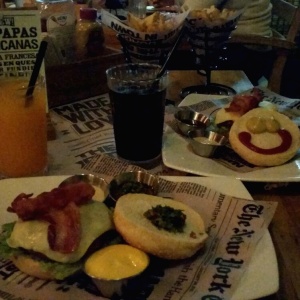 Argentina y cheese and bakon