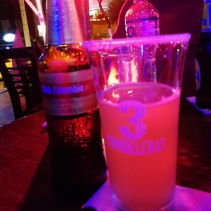 Micheladas con club colombia