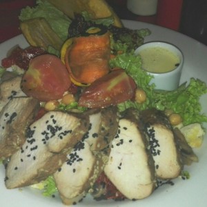 Ensalada de pollo ahumado