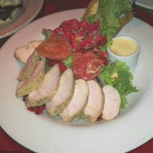 Pollo con lentejas coloradas