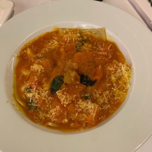 Raviolon de Ricotta y Espinaca