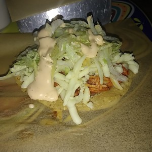 tostada de cochinita