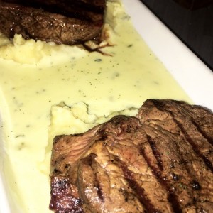 Solomito en salsa de tres quesos