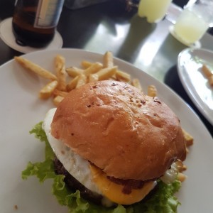 EggJuicy en pan de Pimienta