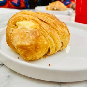 Cruasán queso crema 