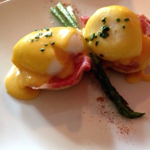Huevos Benedictinos