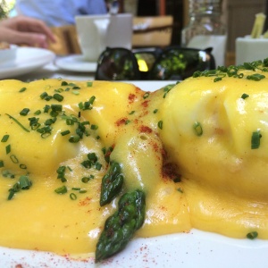 Huevos Benedictinos