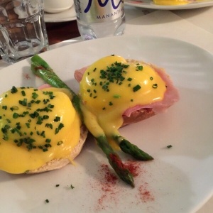 Huevos Benedictinos