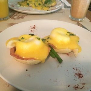 Huevos benedictinos