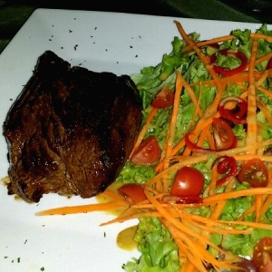 Solomito con ensalada de la casa 
