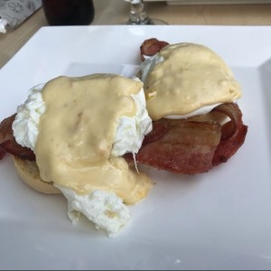 huevos benedictos