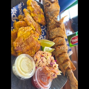 Platos Fuertes - Pescado Frito