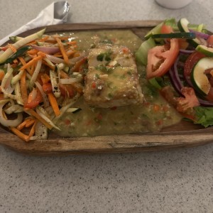 Filete de corvina al ajillo