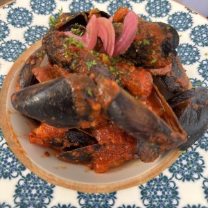Mejillones en salsa con chistorra