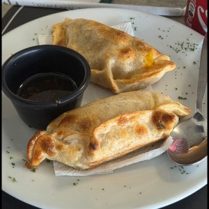 ENTRADAS - Empanadas (de pollo)