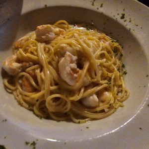 Spaghetti Aglio Olio Peperoncino. camarones 