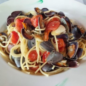 Spaghetti con almejas