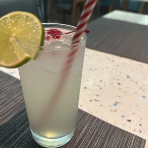 Limonada de hierba buena