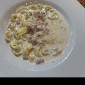 PASTAS - TORTELLINI ALLA PANNA