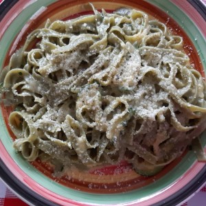 fetuccini verdi con zuchini y parmesano