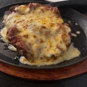 Milanesa de res a la parmesana