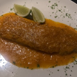 Filete de corvina al ajillo