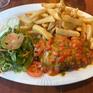 Corvina al ajillo con papas