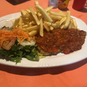 Filete de corvina a la criolla