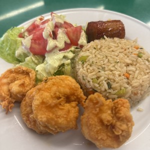 Camarones apanados con arroz 