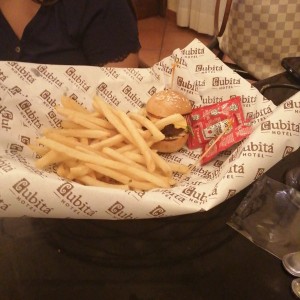 Momi hamburguesa