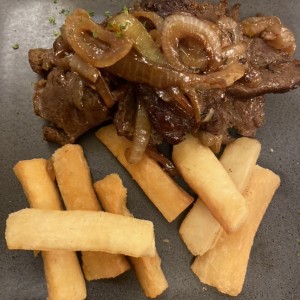 Bistek con yuca