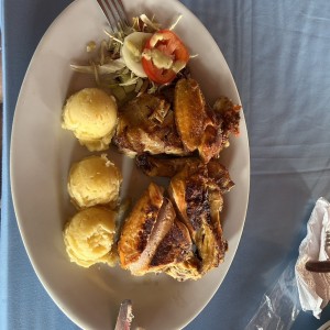 1/2 pollo con puré 