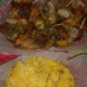 picada para 2 con arepas de queso
